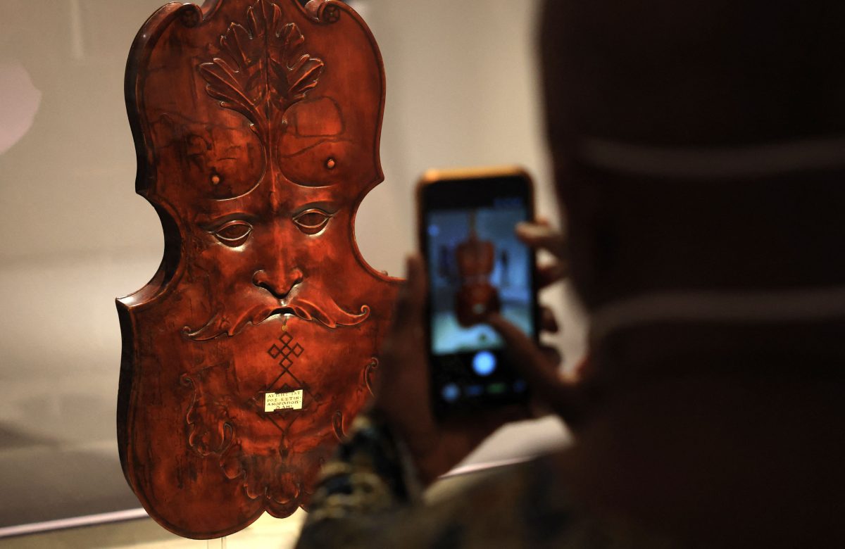 Como o Corpo Humano Inspirou Instrumentos Musicais ao Longo da História: Conheça a Exposição do MET