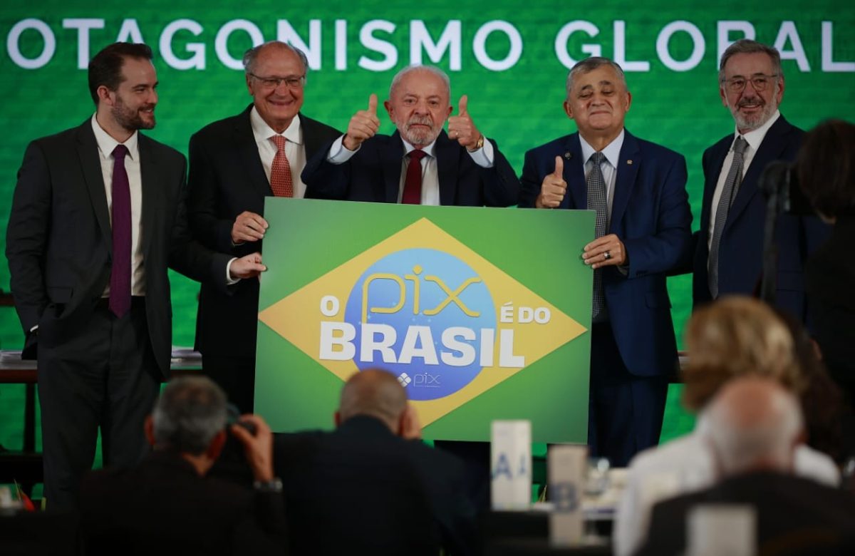 Governo Lula registra Pix como marca de alto renome e defende sistema contra críticas dos EUA
