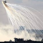 Zelensky acusa Rússia de ter usado bomba de fósforo branco