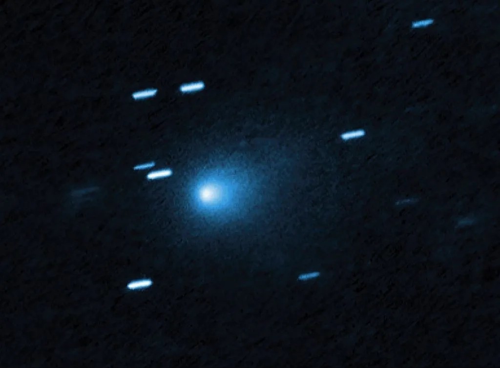 Cometa Interestelar 3I/ATLAS Libera 2 Toneladas de Água por Segundo no Espaço