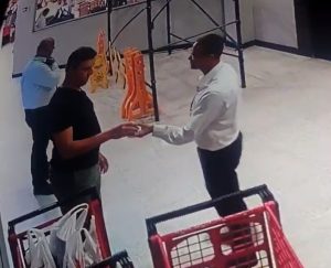 Delegado da PF é detido por furto de carpaccio de trufa em shopping de Recife