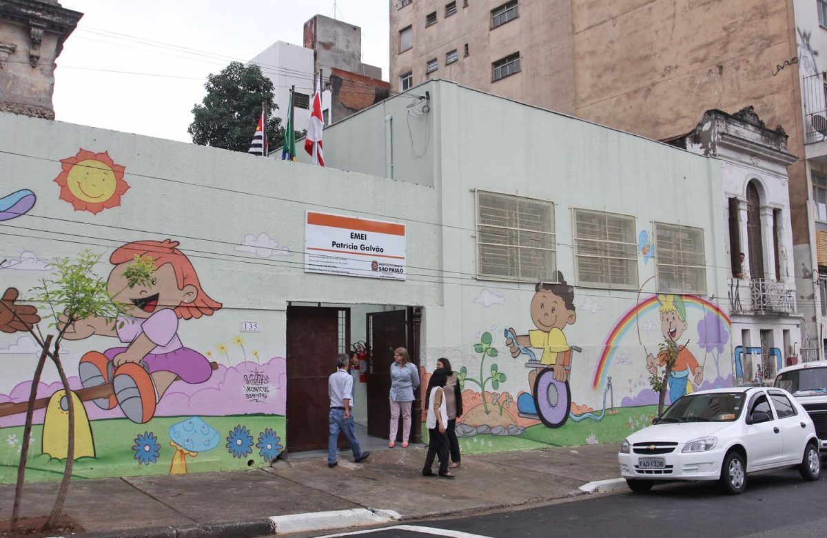 Documentário Brasil Paralelo gera crise em escola pública de SP: manipulação de imagens e gravações sem consentimento