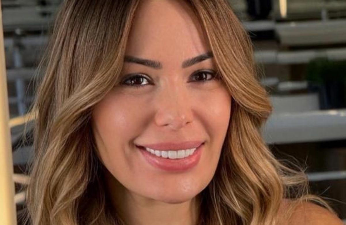 Influenciadora descobre R$ 200 mil gastos com cabelo ao fazer declaração de imposto de renda