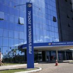 INSS reduz fila em 500 mil pedidos em dois meses: confira o andamento