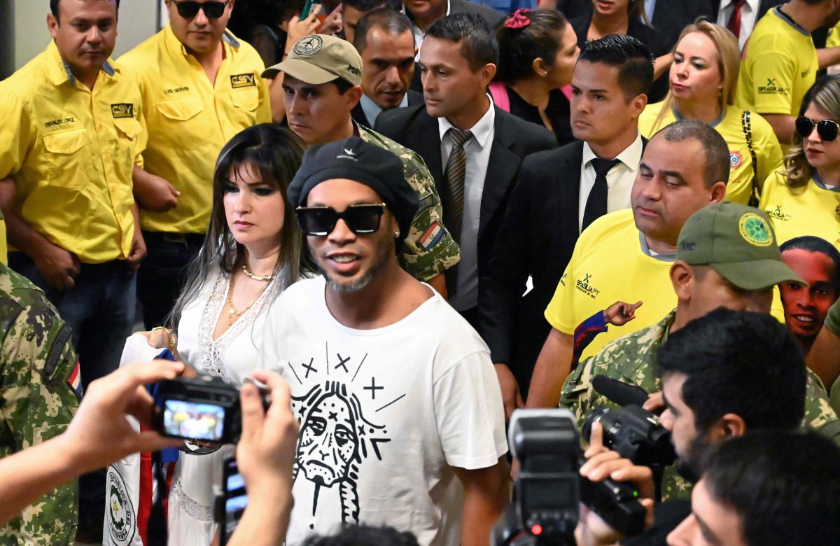 Justiça do Paraguai prende empresária que forneceu documentos falsos a Ronaldinho Gaúcho