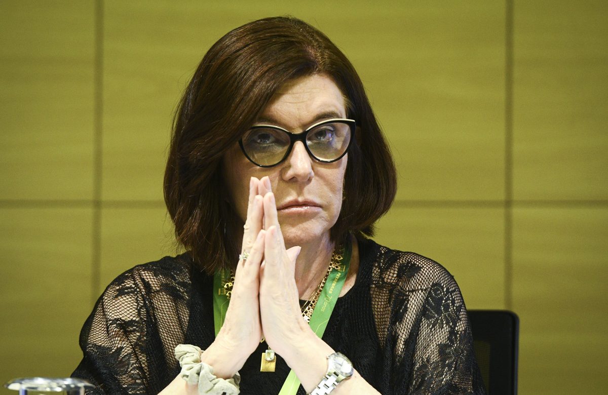 Magda Chambriard anuncia possível reajuste de gasolina se corte de impostos for aprovado pelo Congresso