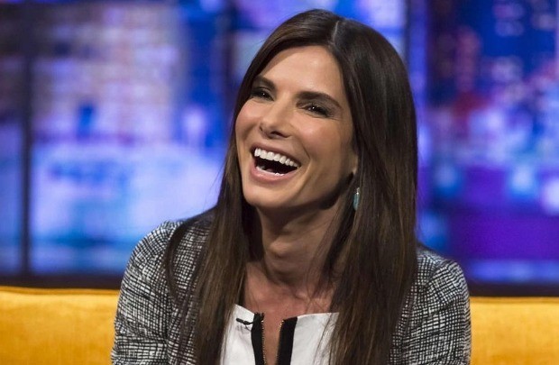 Sandra Bullock defende a inteligência artificial em Hollywood: 'precisamos abraçar essa tecnologia'