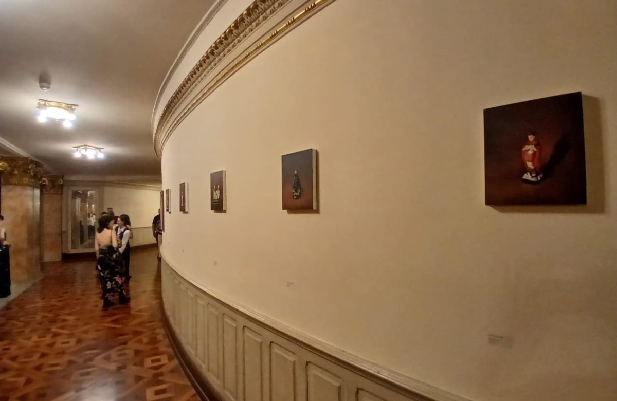 Theatro Municipal do Rio abre galeria de artes visuais com obras inéditas de Augusto Portella e Daniel Frickmann