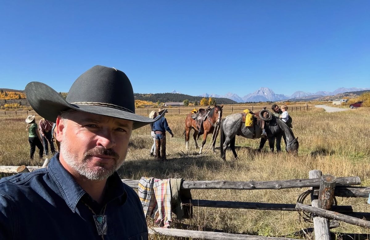 Tom Welling abandona Hollywood para criar cavalos em rancho na Califórnia