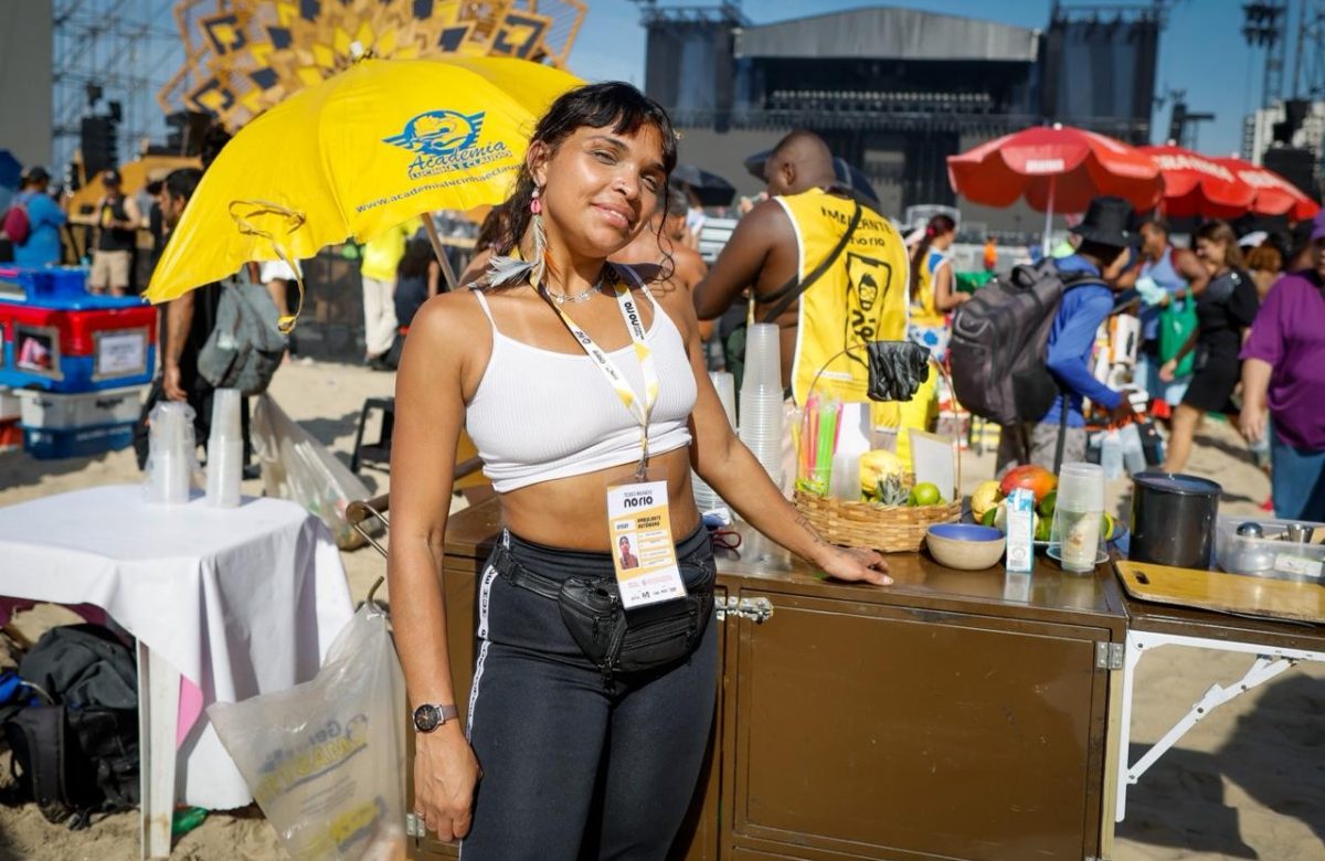 De ambulante a VIP: a história inspiradora de Tainá que virou atração nos shows de Copacabana