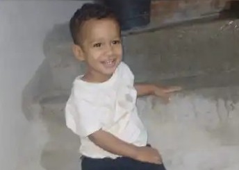 Bebê morre após ser atingido por linha chilena de pipa em Minas Gerais; jovem é preso