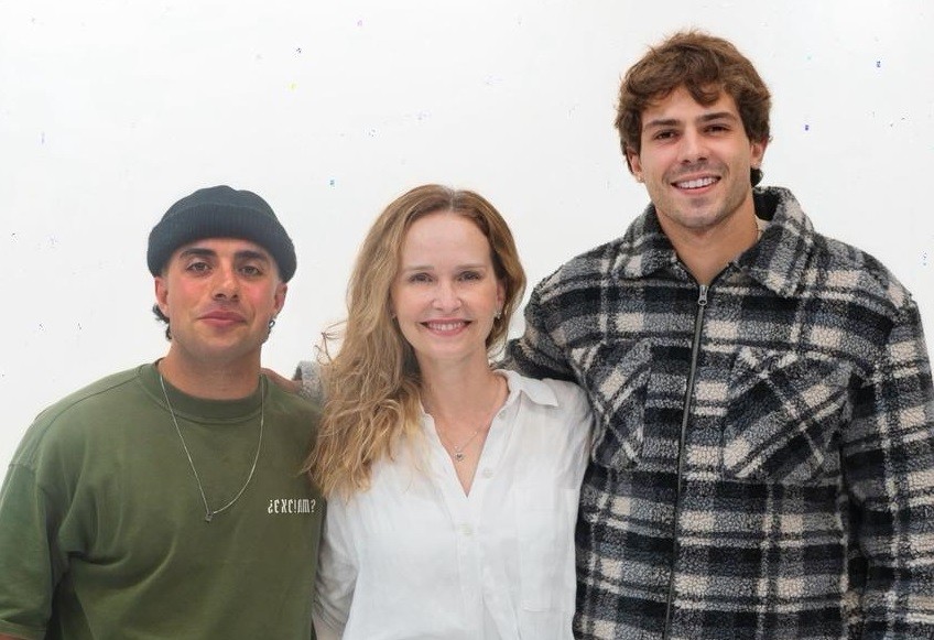 Fernanda Rodrigues e Lucca Picon formam dupla mãe e filho em série portuguesa ‘Amici’ da RTP