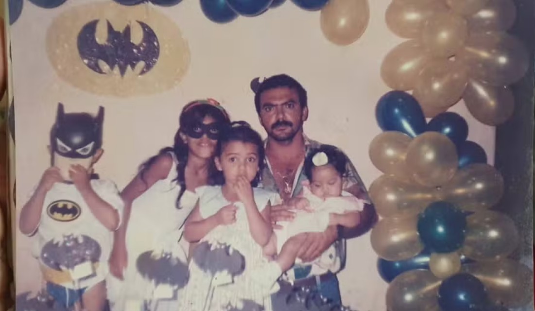 Do crime não resolvido ao romance: como jornalismo inspirou livro sobre filha que prendeu assassino do pai após 25 anos