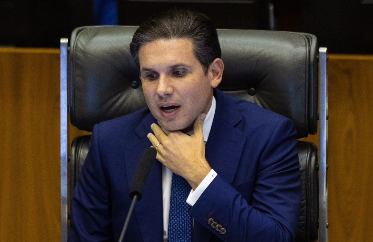 Motta quebra promessa de campanha ao ignorar pedido de transparência na votação relâmpago de benefícios aos partidos