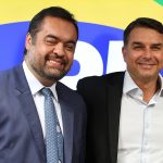 Operação contra Castro intensifica pressão política sobre Flávio Bolsonaro e seus aliados