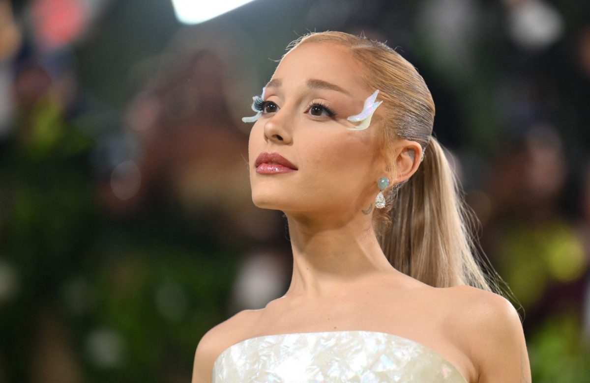 Ariana Grande exige retirada de música usada pelo ICE em vídeo sobre deportações