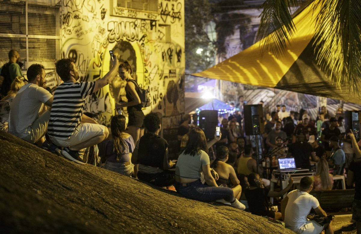 Cerveja e Encontros: A Celebração Cultural da Arte de Reunir Pessoas