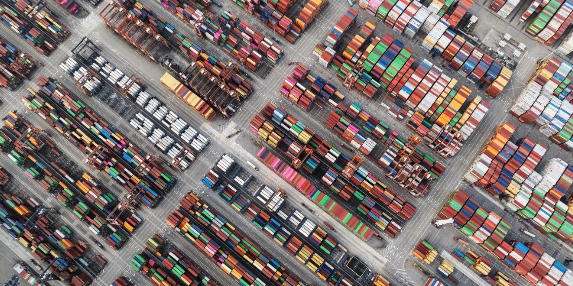 Exportações brasileiras para EUA caem 16% com tarifas de Trump, mas crescem para China e Europa