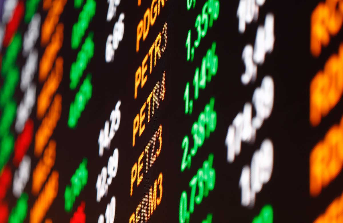Ibovespa e Dólar em Estabilidade com Pressão da Queda do Petróleo no Mercado