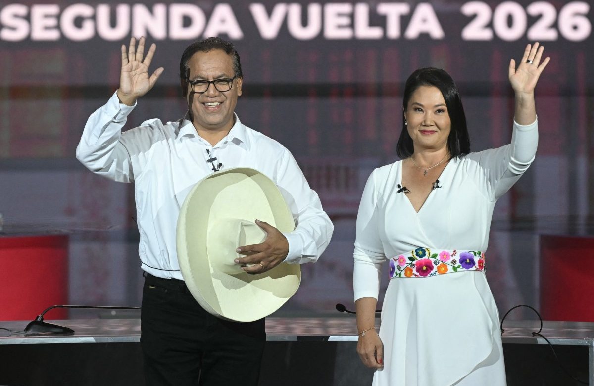 Peru: Keiko Fujimori assume liderança apertada sobre Sánchez com 98,2% das urnas apuradas