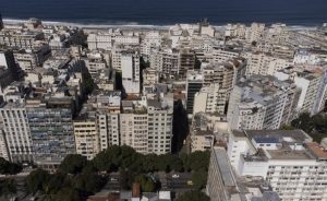 Prefeito do Rio quer transformar três edifícios abandonados em Copacabana em hotéis