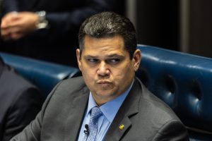 Alcolumbre quer votar PEC da aposentadoria especial para agentes de saúde com impacto de R$ 30 bilhões