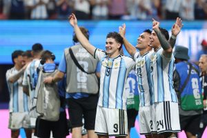 Arsenal intensifica negociação por Julián Álvarez após destaque na Copa do Mundo 2026