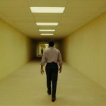 Backrooms: Um Não-Lugar reestreia nos cinemas brasileiros com 15 minutos de cenas inéditas