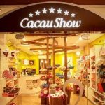 Estudante processa Cacau Show após receber chocolate contaminado com inseto e teia de aranha