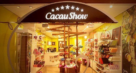 Estudante processa Cacau Show após receber chocolate contaminado com inseto e teia de aranha