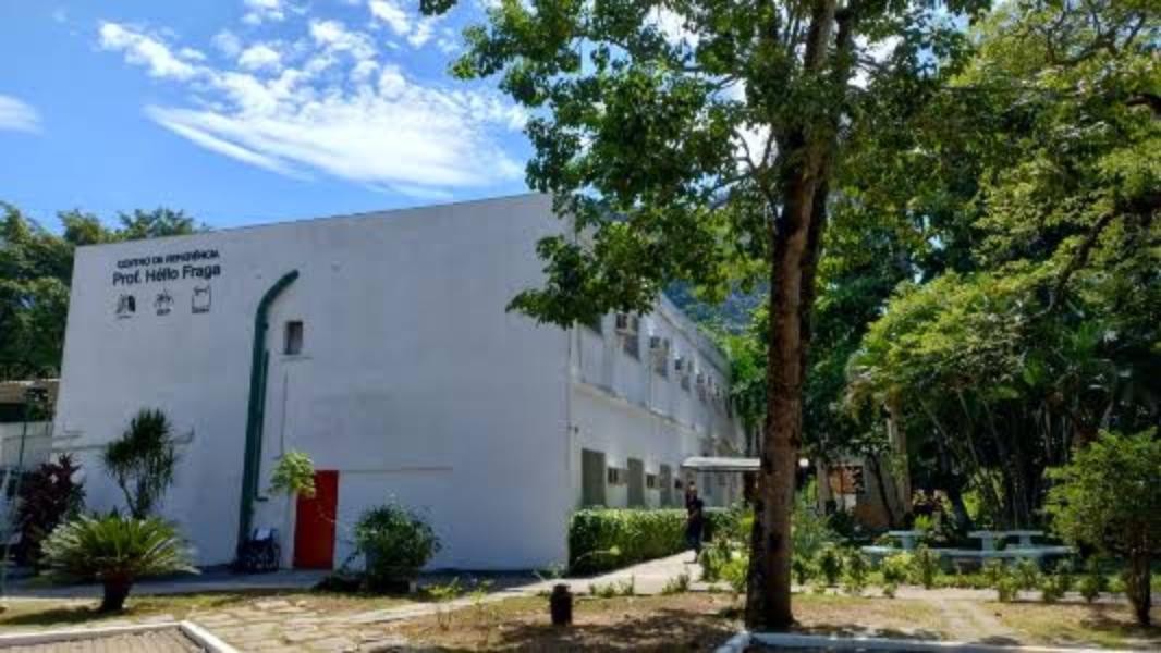 Fiocruz fecha alojamento estudantil em Jacarepaguá por violência armada; alunos protestam contra decisão