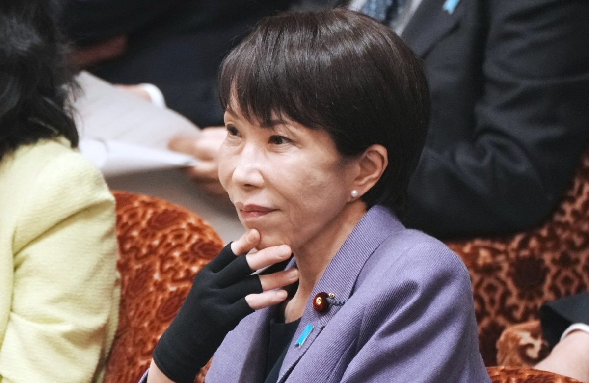 Premier do Japão Dorme 3 Horas por Noite: Debate Sobre Cultura de Trabalho Excessivo