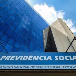 Aposentados que dependem de cuidador podem receber acréscimo de 25% do INSS