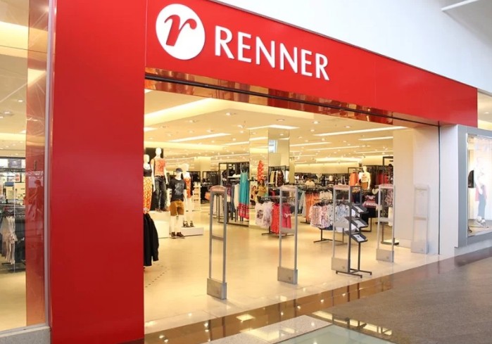 Ações da Renner caem 14% após lucro abaixo do esperado e redução de projeções para 2026