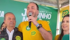 Carlos Bolsonaro apela pela união da direita em Santa Catarina durante campanha de Jorginho Mello