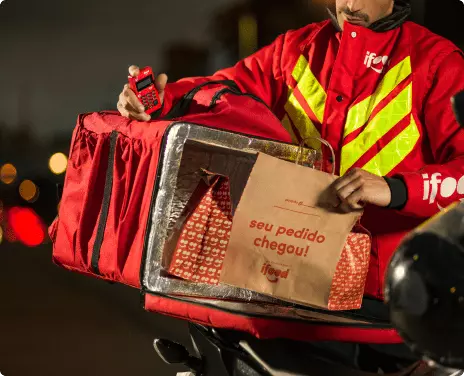 iFood soma 1,3 milhão de pedidos parcelados em dois meses e reacende debate sobre custo de vida