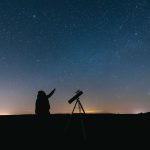 Eclipse Solar Total de Agosto 2026: Conheça a Rara Coincidência com Chuva de Meteoros e Aurora Boreal