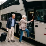 Idosos de baixa renda podem comprar passagem com desconto a qualquer hora, decide Justiça Federal