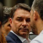 Polícia do Senado cumpre mandado contra suspeito de ameaçar Flávio Bolsonaro em Minas Gerais