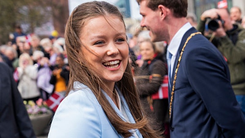 Princesa Isabella da Dinamarca Abre Mão de Salário para Servir como Recruta Comum
