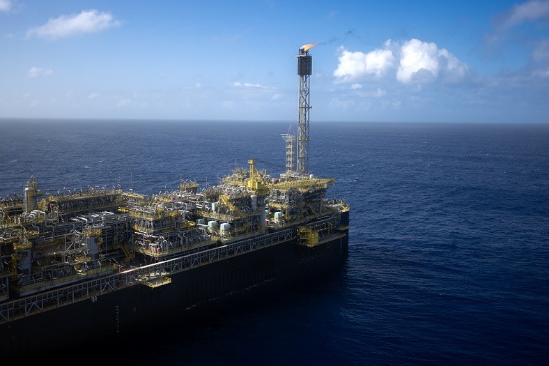 Produção de Petróleo e Gás no Brasil Atinge Recorde Histórico: 5,8 Milhões de Barris por Dia