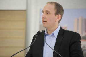 Rodrigo Manga é expulso do Republicanos por apoiar campanha da esposa no União Brasil