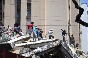 Terremoto de magnitude 7,4 na Colômbia deixa mais de 100 mortos e centenas de edifícios destruídos em Pereira e Cali