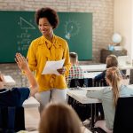 Violência contra Professores no Brasil: Crises de Segurança, Saúde Mental e Desrespeito na Educação
