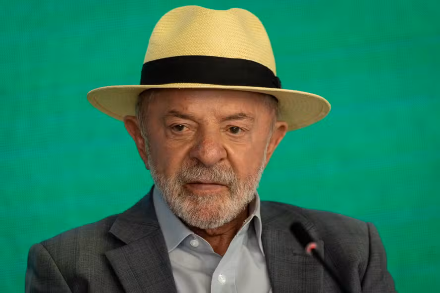 Governo declara fila do INSS zerada, mas 235 mil pedidos seguem parados além do prazo